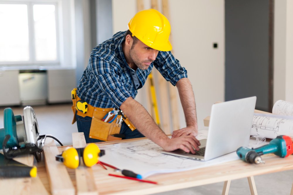 How to track labor hours for accurate construction bidding